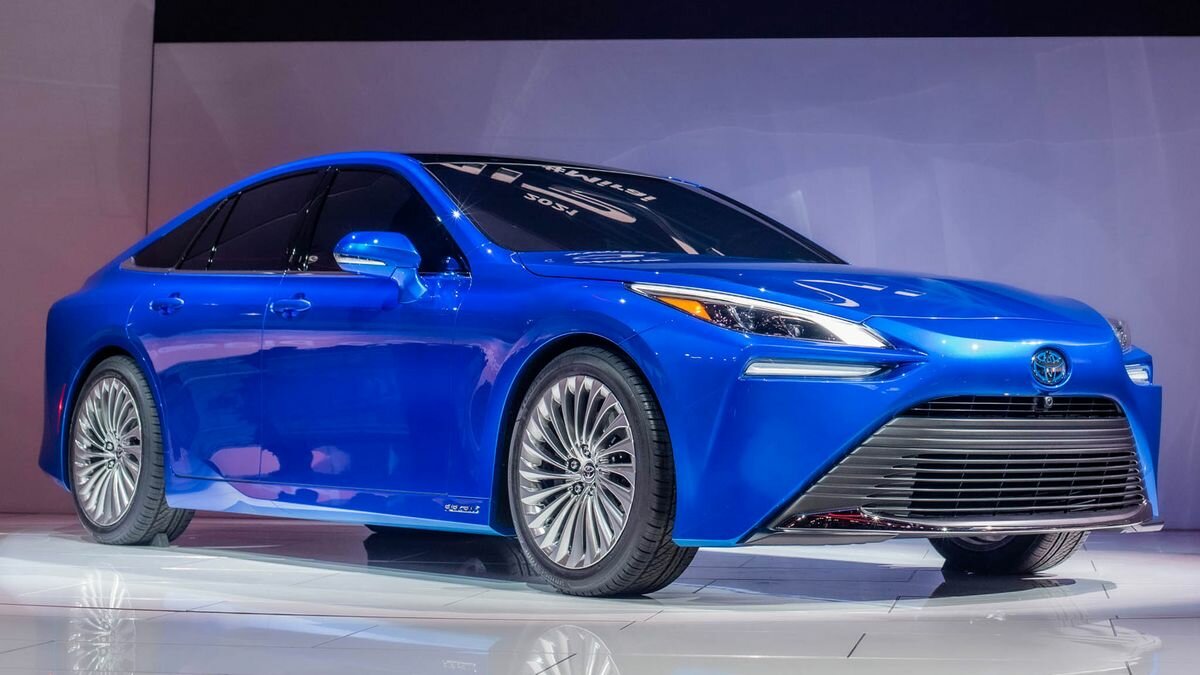 Новое поколение водородного седана Toyota Mirai выйдет в декабре