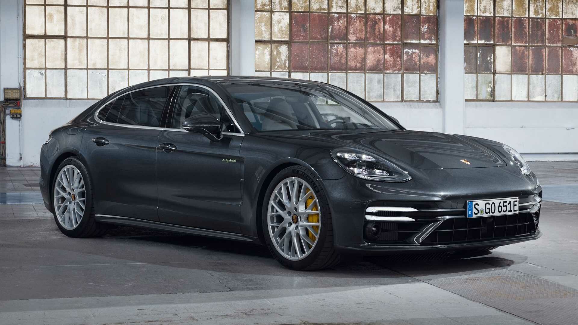700 сил и 3,2 секунды до сотни: рассекречена мощнейшая модификация Porsche Panamera