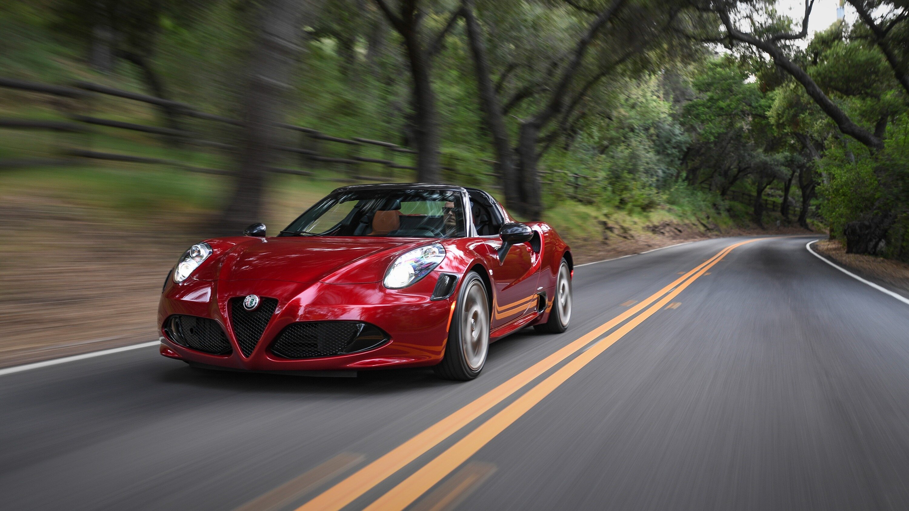 Alfa Romeo 4C заменят электрокаром, но только через несколько лет