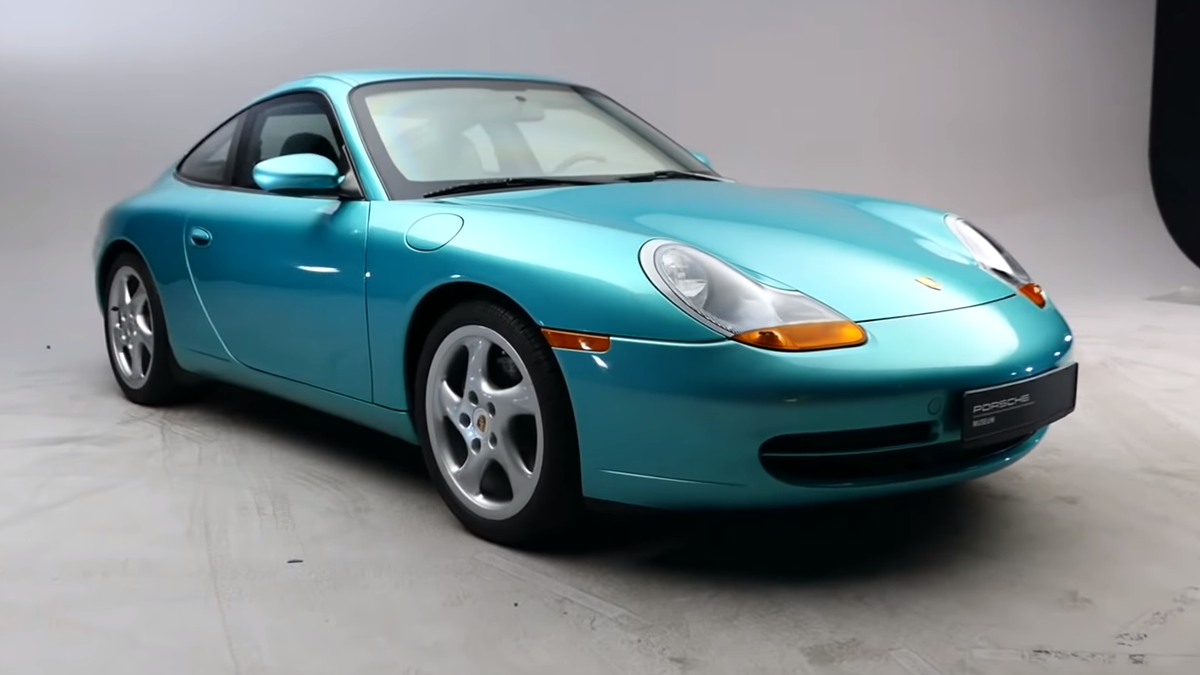 Посмотрите на единственный в мире бронированный Porsche 911 из 90-х