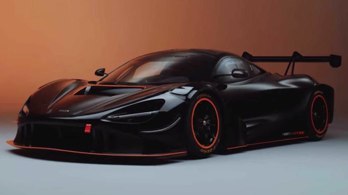 Компания McLaren сделала трековый суперкар 720S ещё более экстремальным