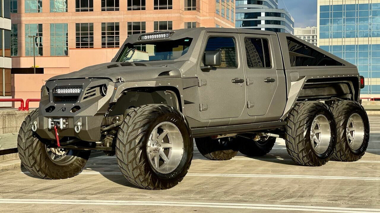 Дикий трёхосный пикап Jeep Gladiator сделали ещё более диким и дорогим