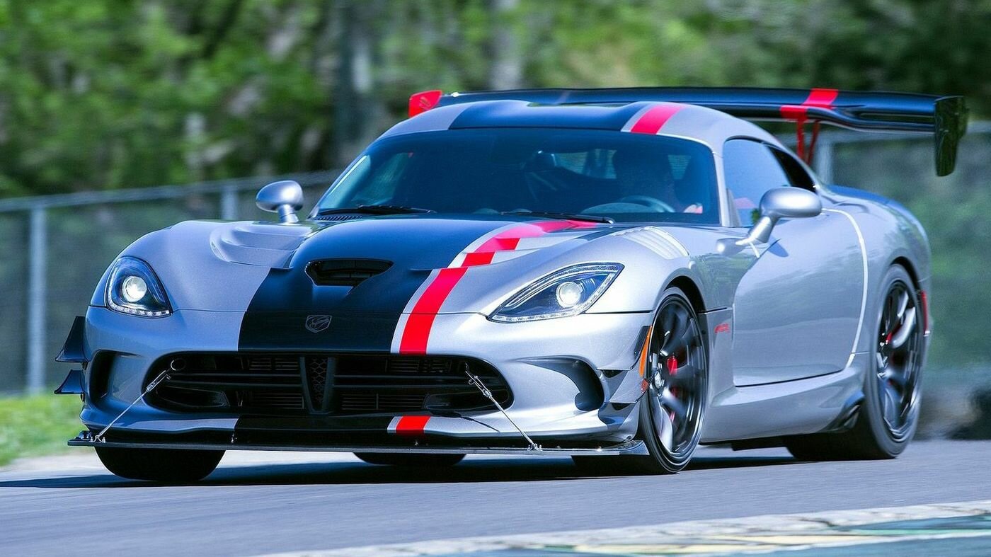 Дилеры Dodge продали два новых Viper, которые перестали выпускать ещё 4 года назад