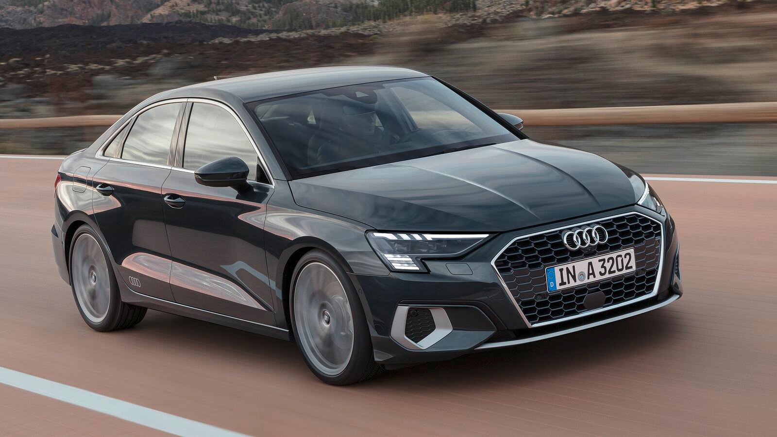 Названы цены на новые Audi A3 для России