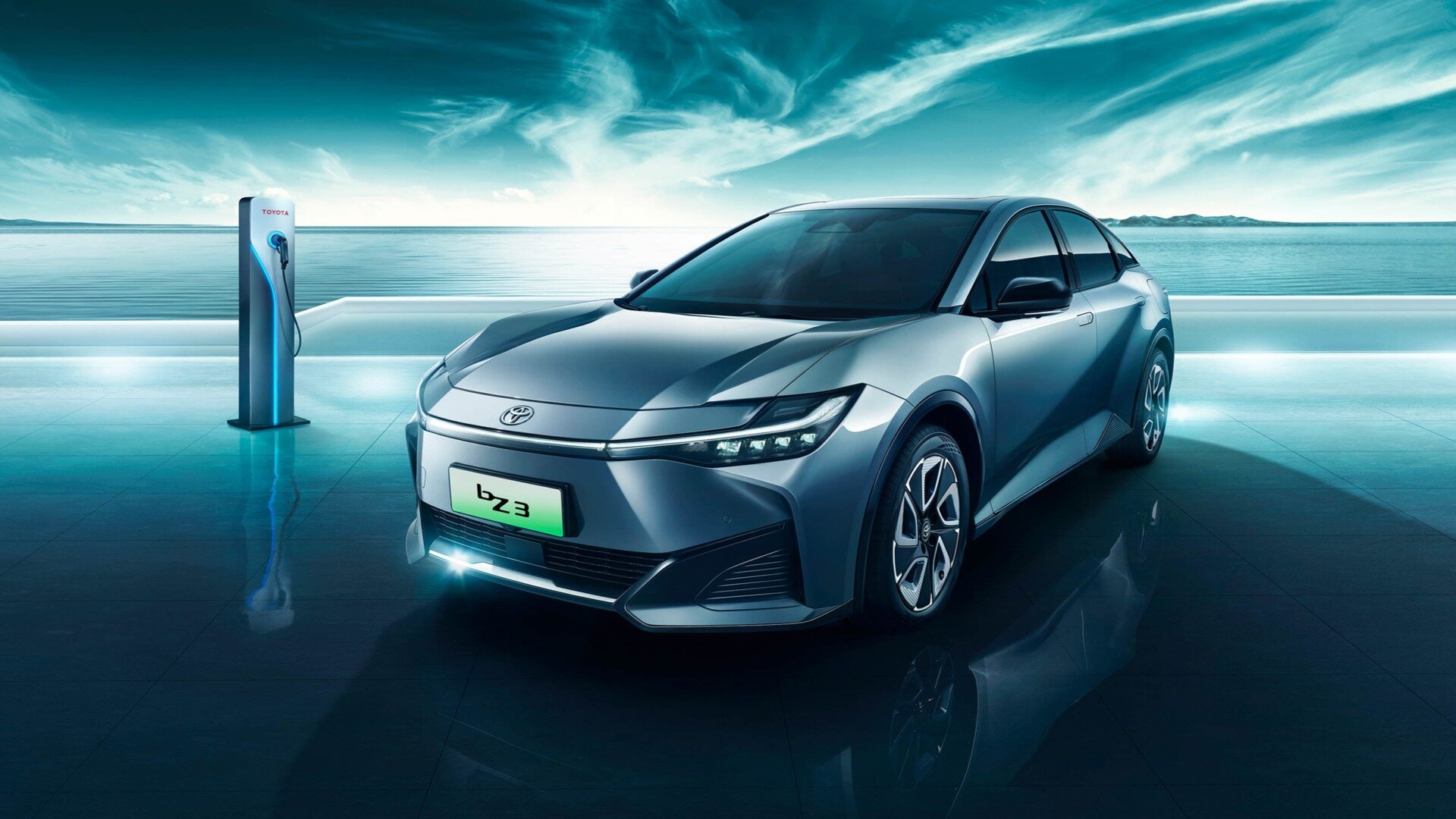 Электроседан Toyota bZ3 подешевел на 3 тысячи долларов  ещё до начала продаж