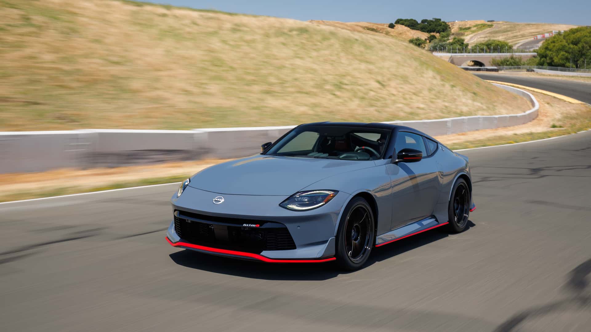 Спорткар Nissan Z получил «заряженную» версию от Nismo