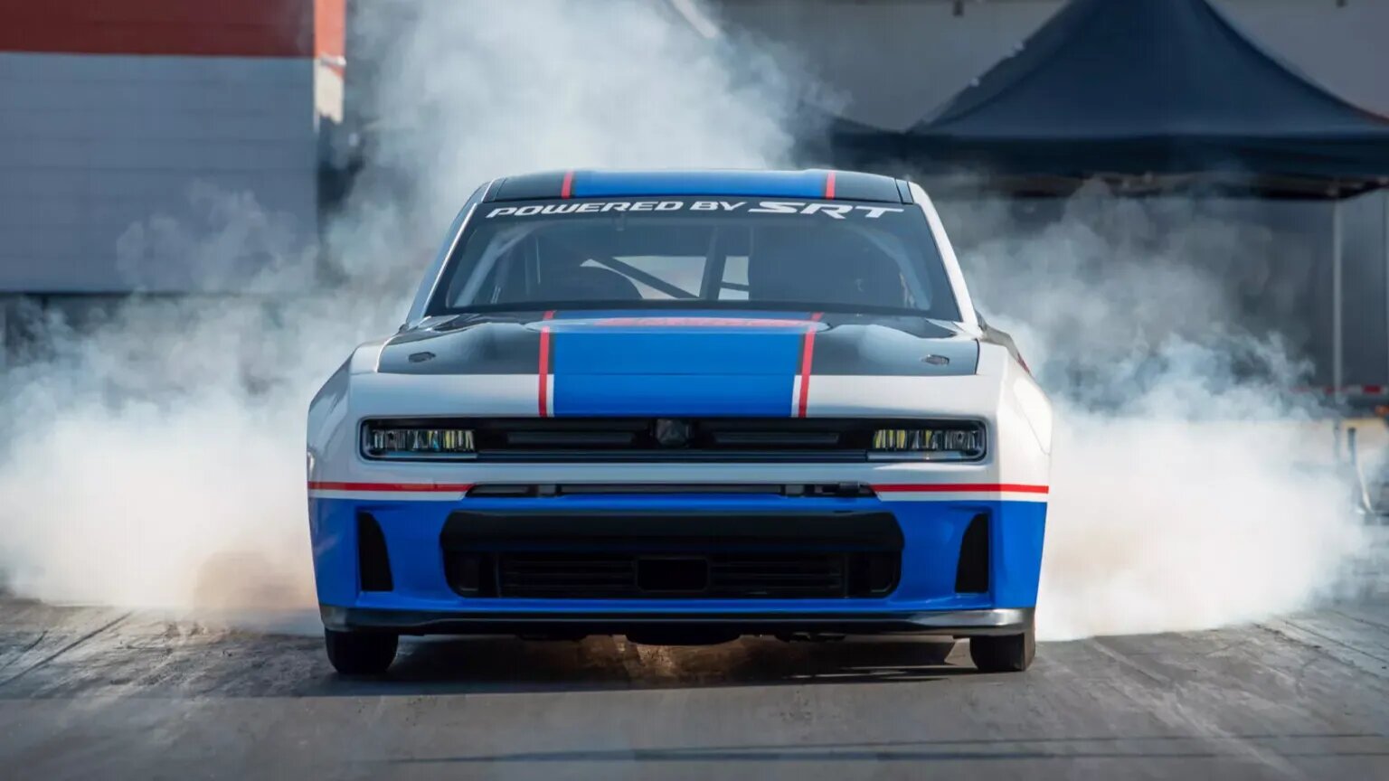 Dodge Charger вернули V8, но на нём нельзя ездить по дорогам