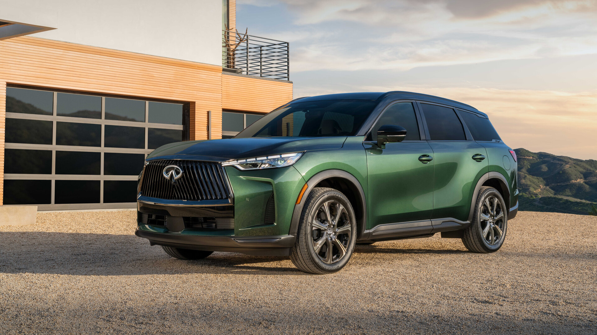 Представлен рестайлинговый Infiniti QX60: новая внешность и версия Sport