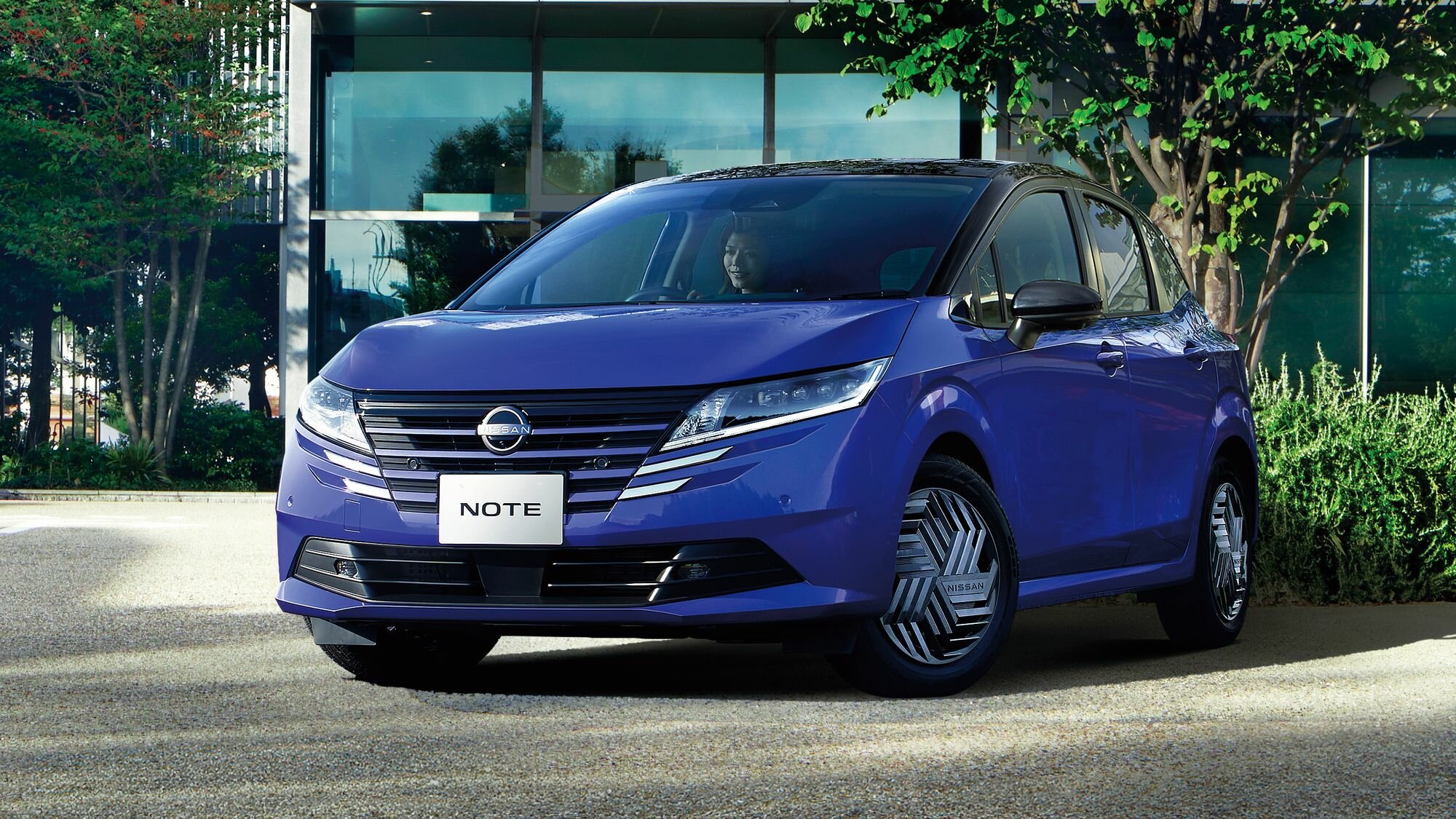 Nissan Note обновился в Японии: другая внешность и богатая комплектация