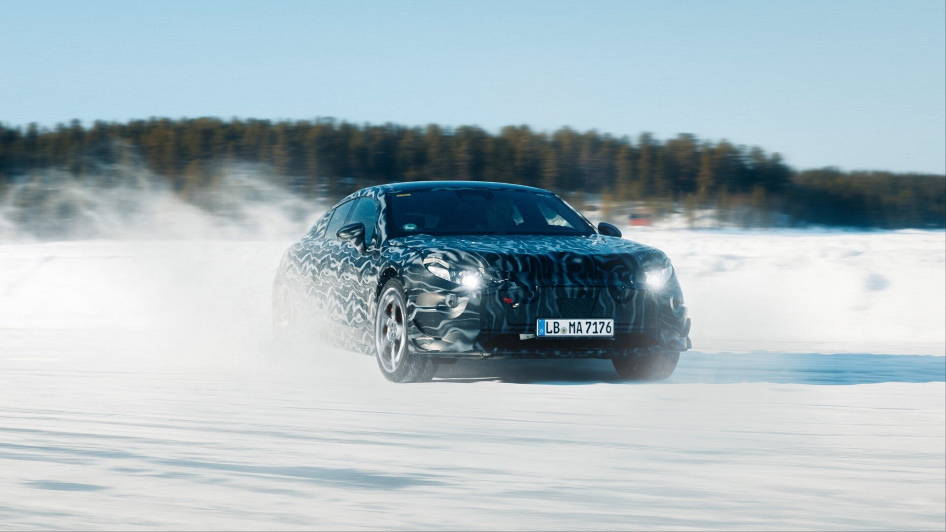 Электросуперкар Mercedes-AMG: первые официальные фото