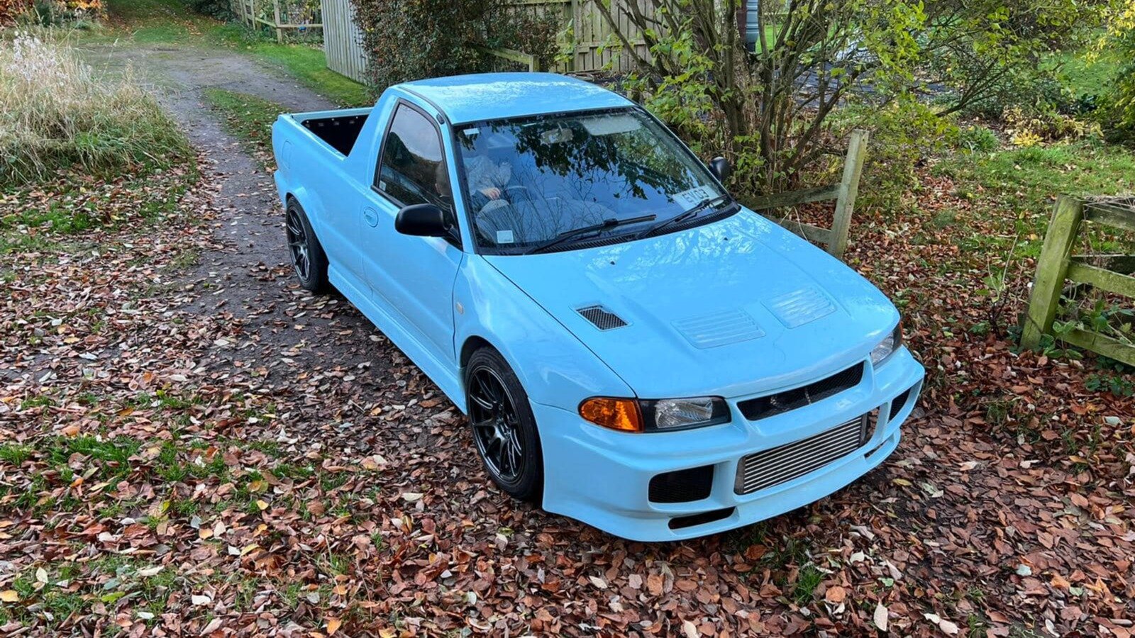 Дешёвый пикап из Малайзии превратили в грузовой Lancer Evolution