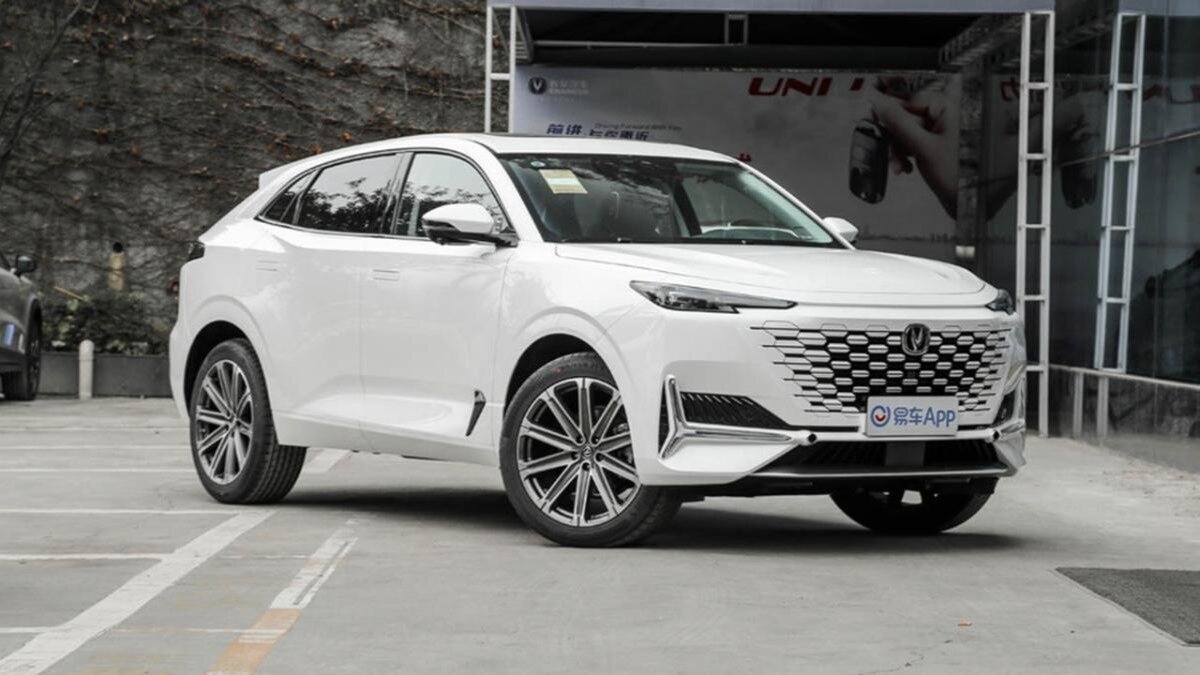 Топ-менеджер Changan рассказал, где застряли новинки для российского рынка