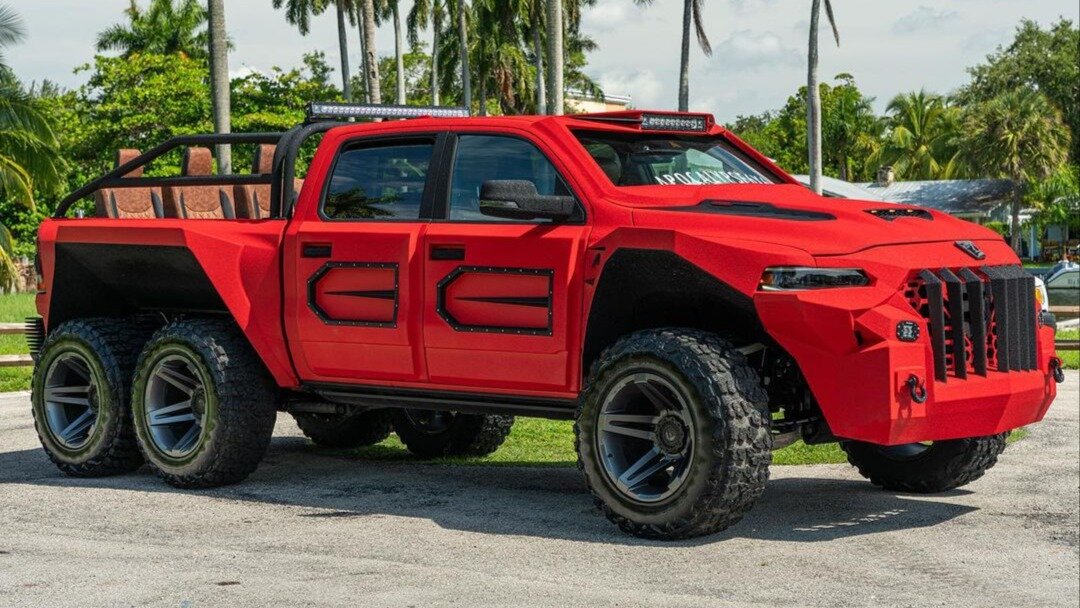 Пикап Ram 1500 TRX превратили в «маршрутку для апокалипсиса»