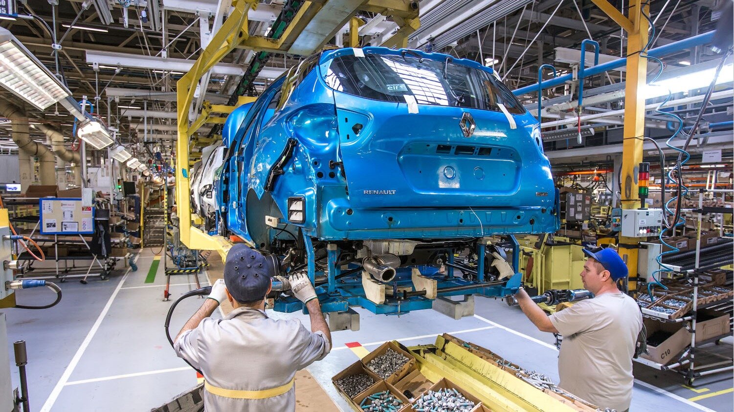 Renault уходит из России: что будет с автомобилями, заводом в Москве и АвтоВАЗом
