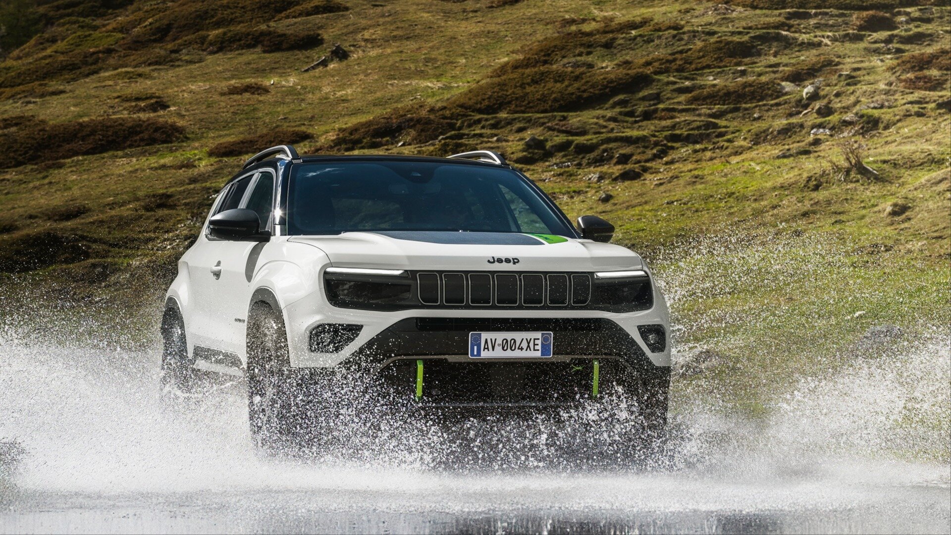 Самый маленький Jeep получил полный привод