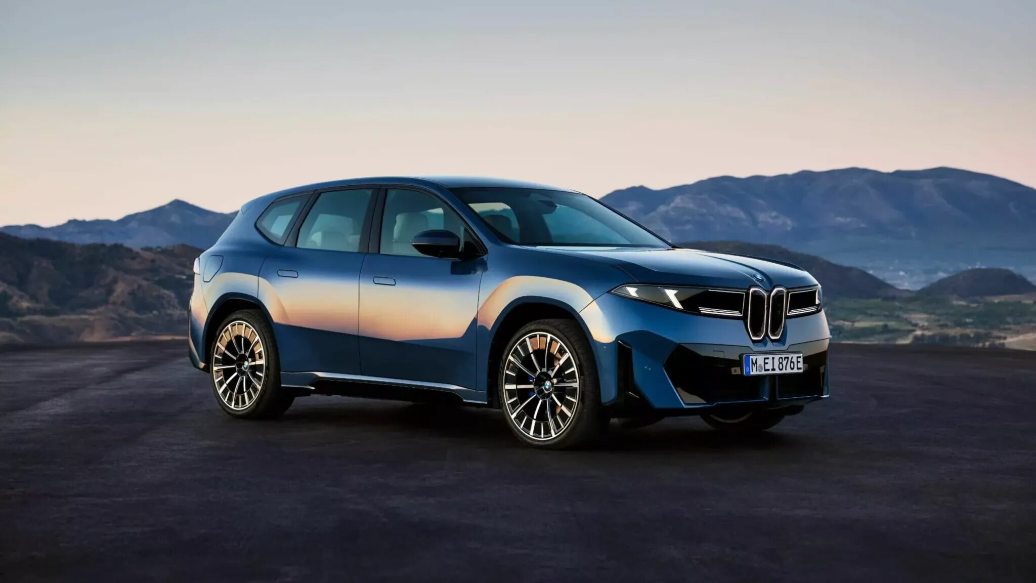 Представлен кроссовер BMW iX3 на батарейках: новый стиль, четыре «супермозга» и батарея на 805 километров