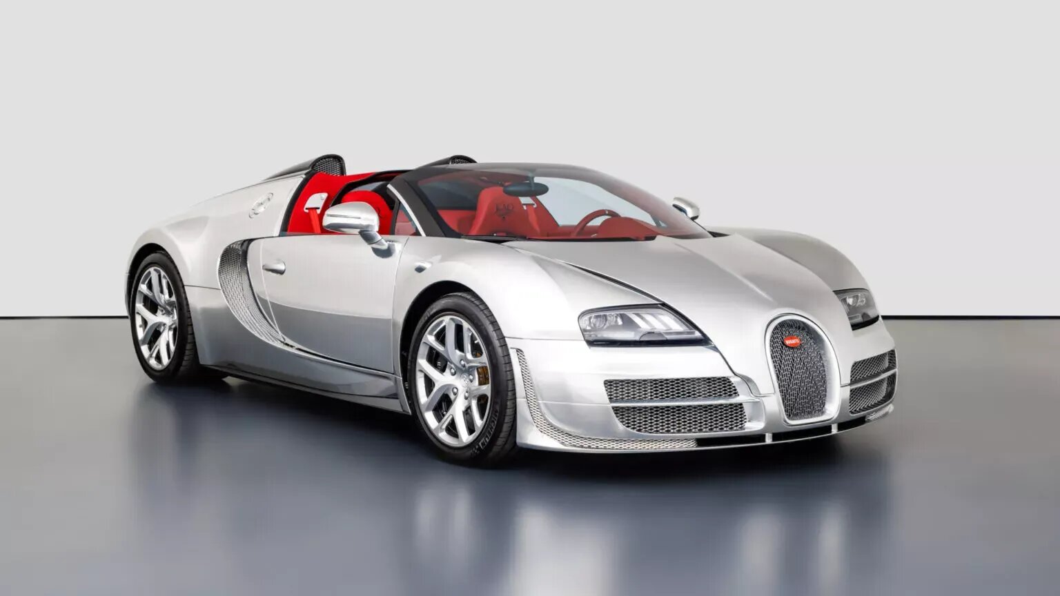 На самый дорогой Bugatti Veyron ушло 20 тонн алюминия по желанию клиента
