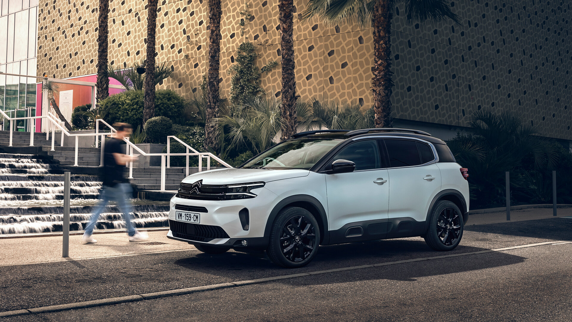 Кроссовер Citroen C5 Aircross стал недорогим гибридом