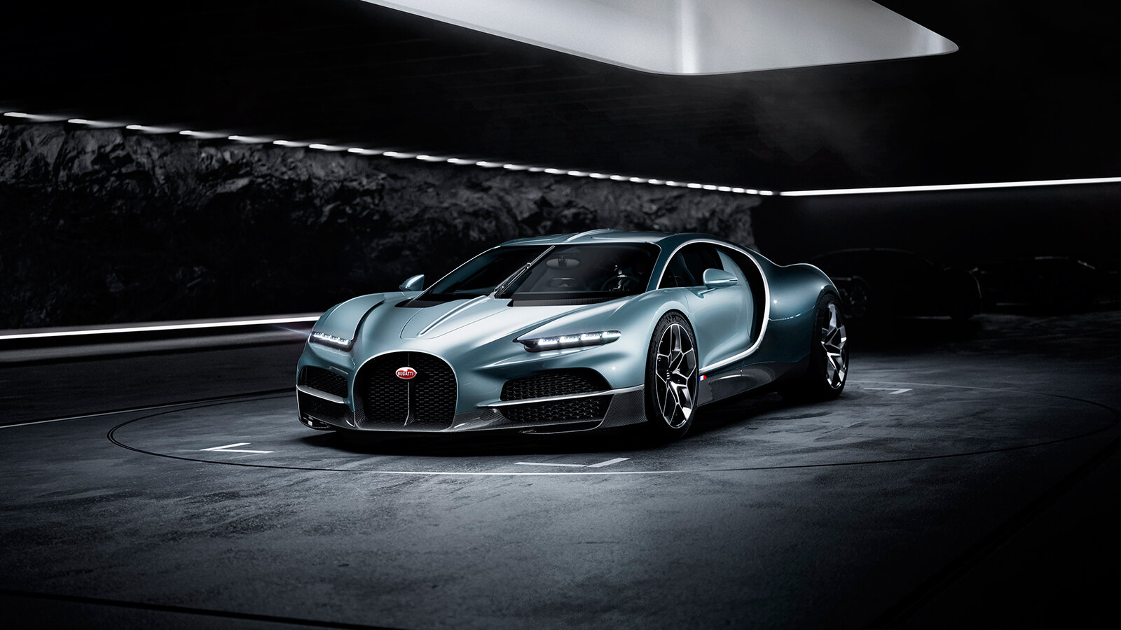Bugatti представила новый гиперкар Tourbillon — 1800-сильный гибрид с ценой 4 миллиона долларов