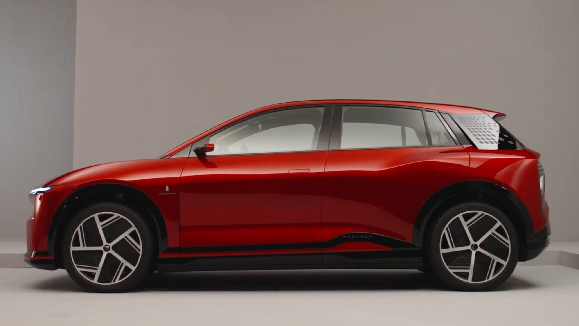 Pininfarina показала доступный электрокар от сборщика Айфонов