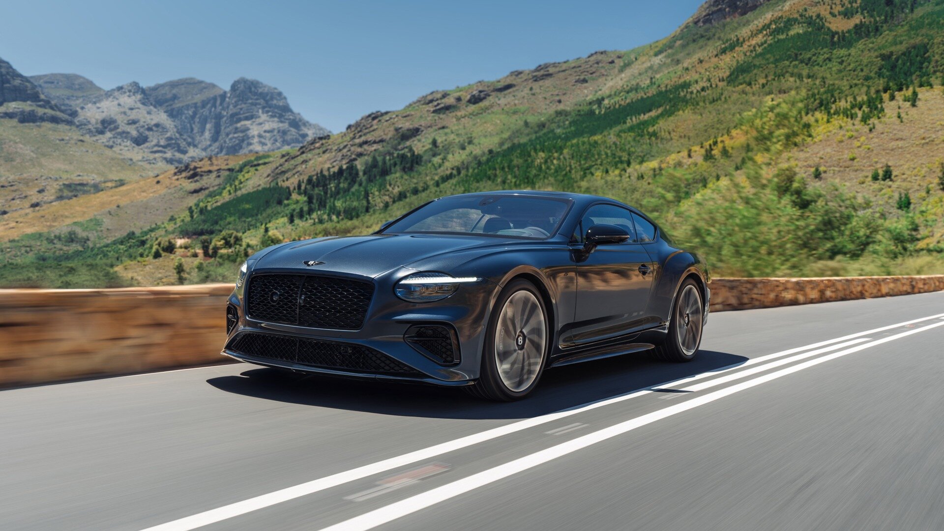 У Bentley Continental GT появилась доступная «подогретая» версия
