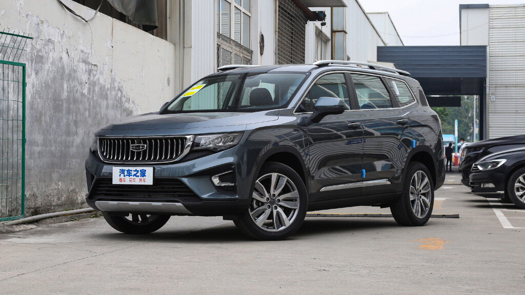 Самый большой кроссовер Geely обновили через полтора года после премьеры