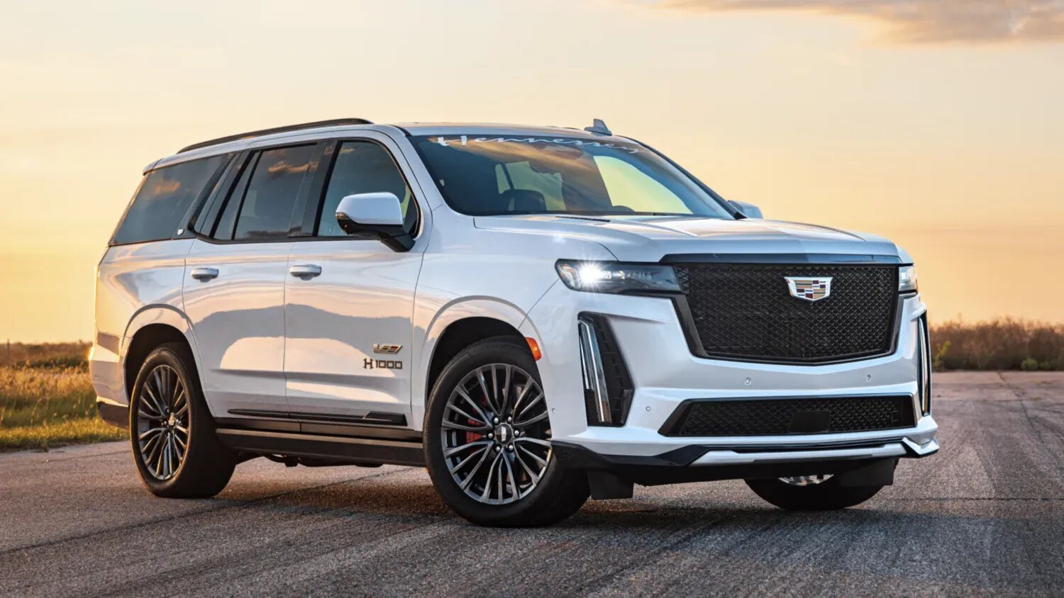 В Hennessey сделали Cadillac Escalade мощнее 1000 л.с. — он обогнал Lamborghini Huracan в дрэге