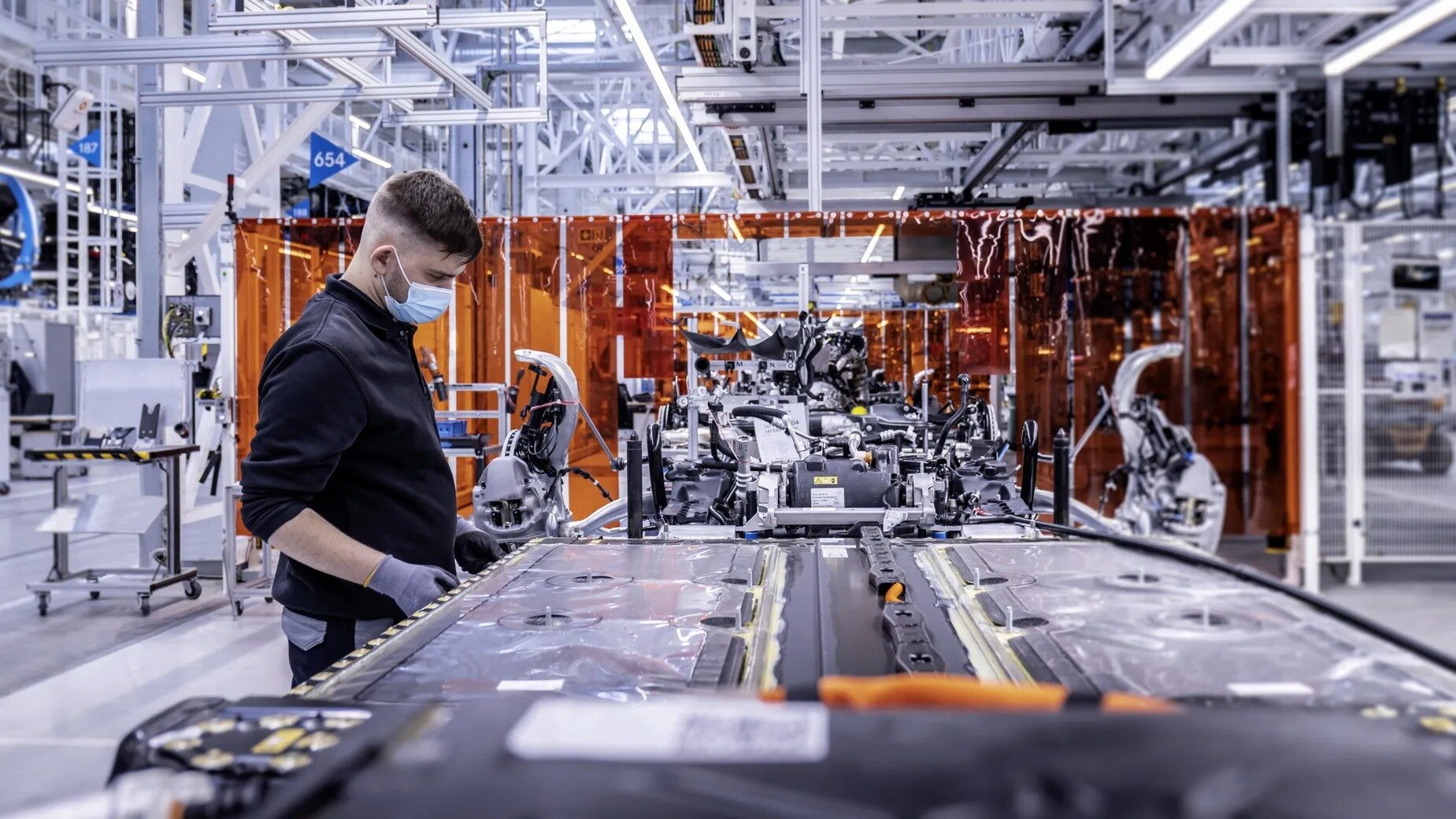 Глава Daimler предсказал длительный кризис электронных компонентов