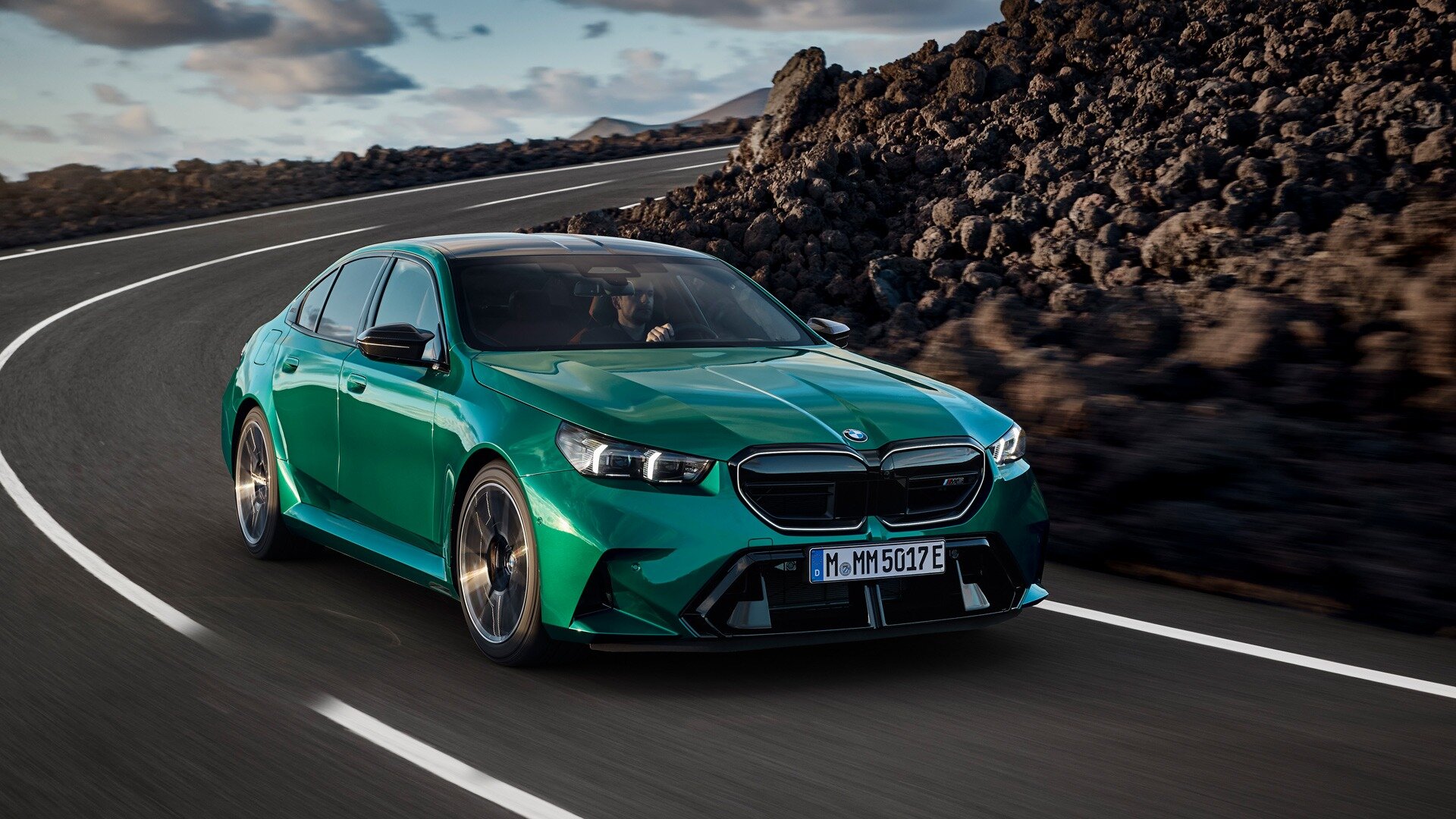 Электрокары BMW станут дальнобойнее, а мотор M5 дефорсируют