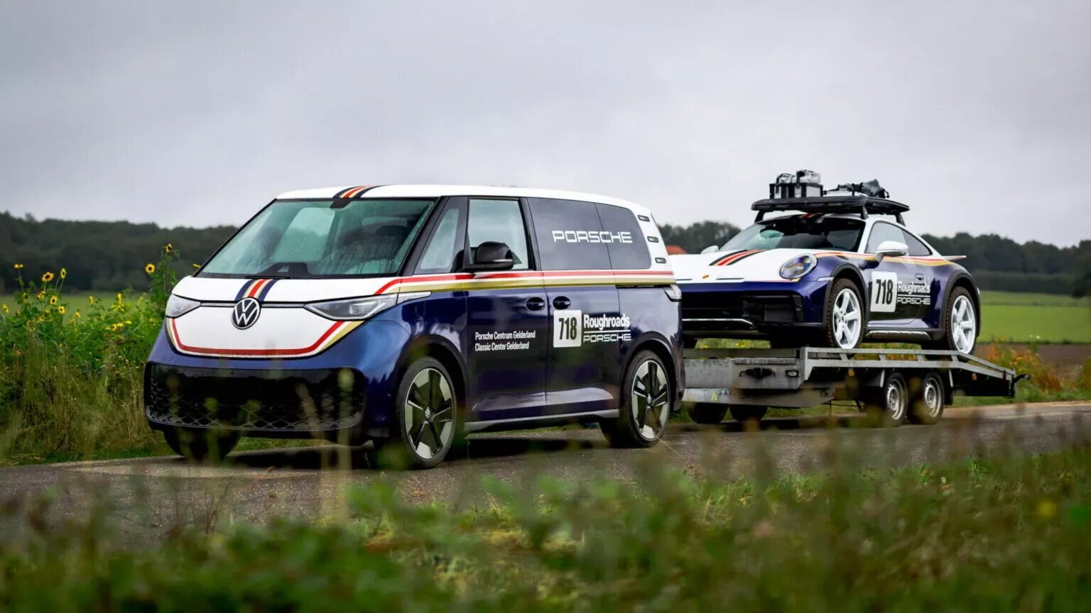 Электровэн Volkswagen ID.Buzz превратили в стильный тягач для Porsche 911 Dakar