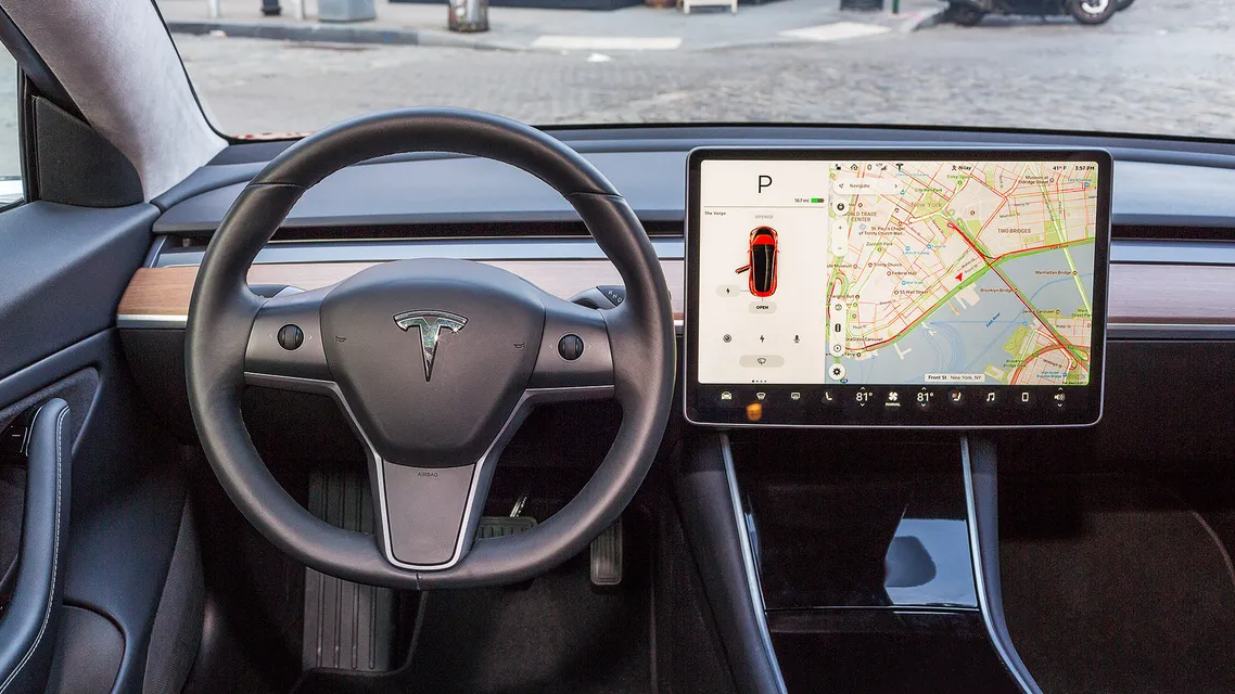 Tesla наконец-то выпустила новый автопилот