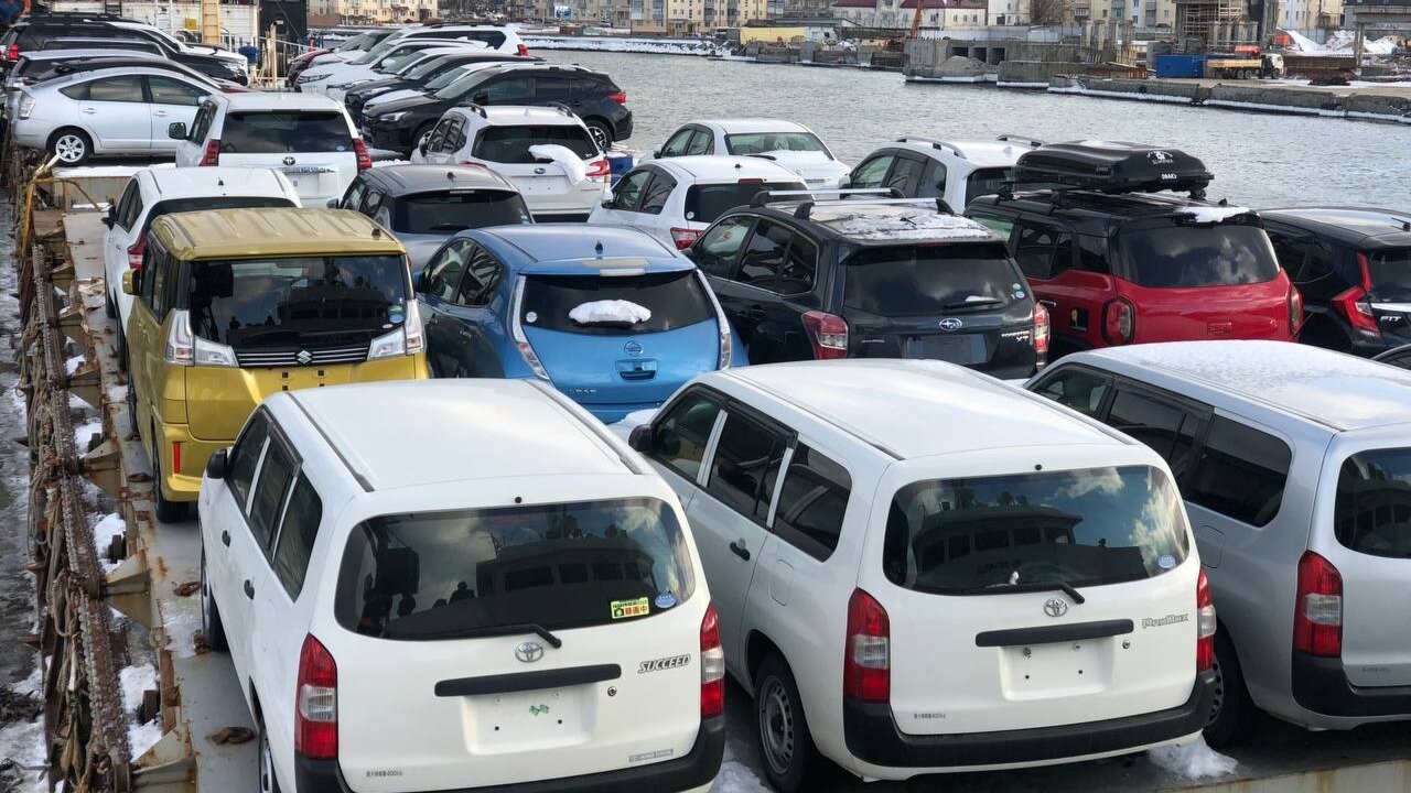Ввоз автомобилей в Россию через Владивосток вырос на 66%