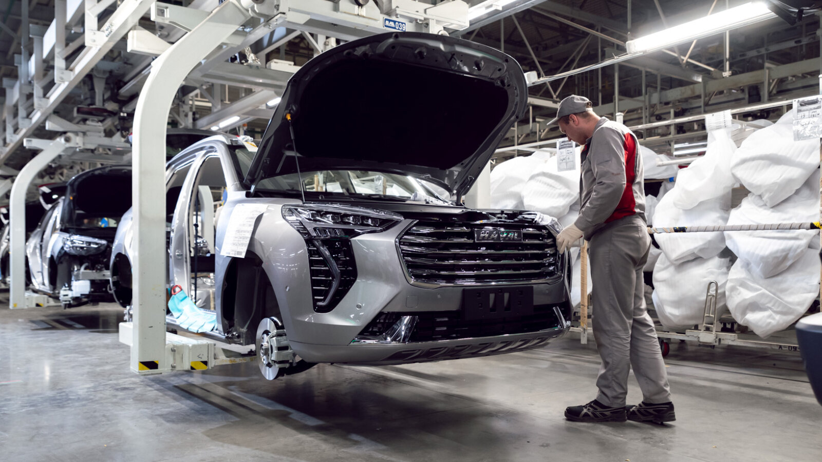 Завод, который не стоял: где производят и как проверяют машины Haval для России
