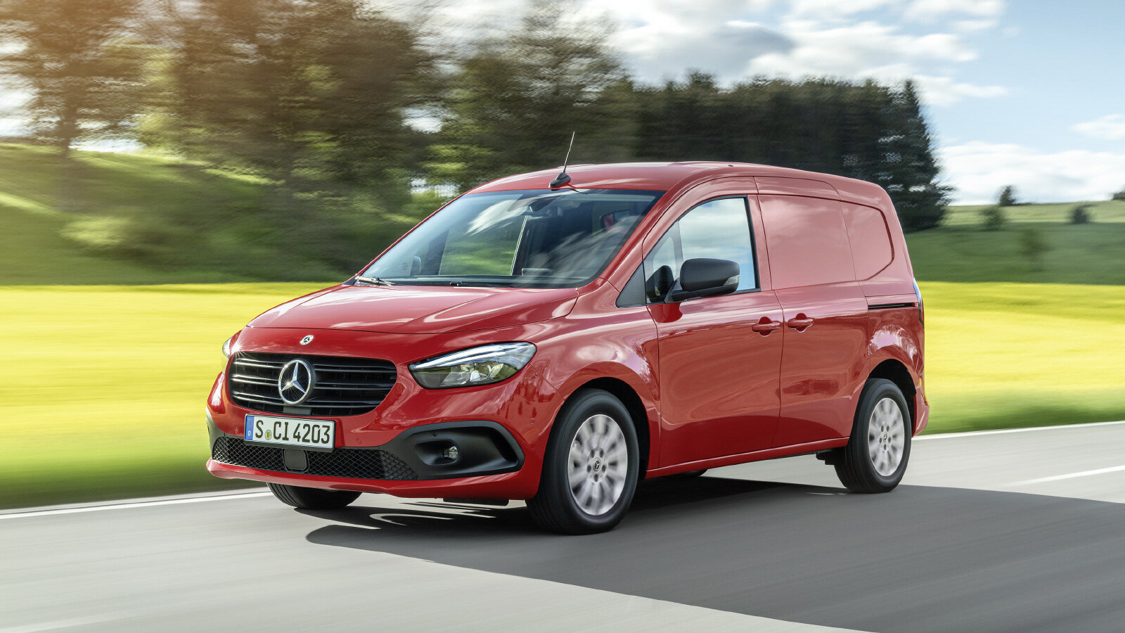 Новый Mercedes-Benz Citan: французские гены, MBUX и электрическая версия