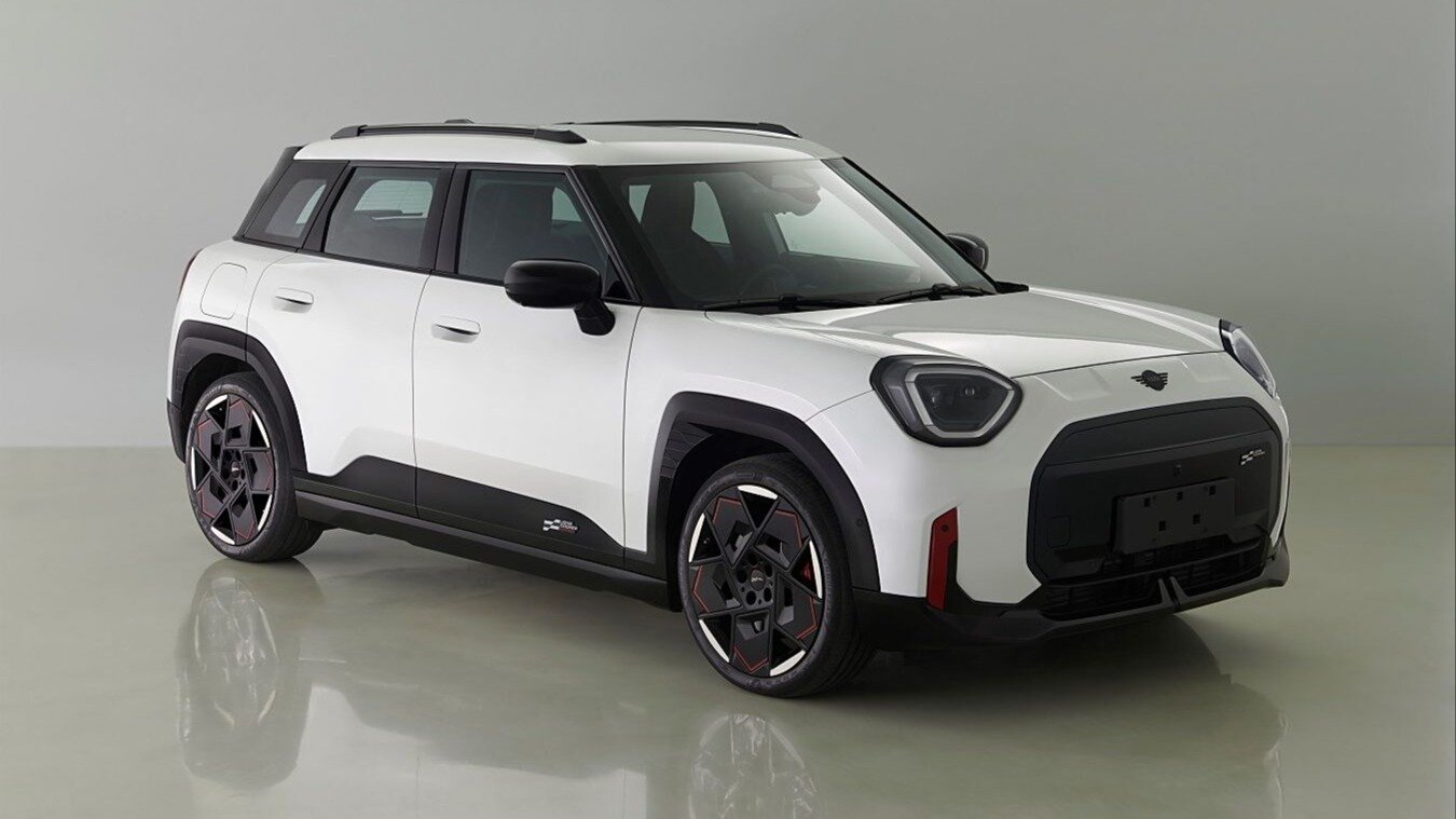 В Китае рассекретили «заряженные» электрокары MINI Cooper JCW и Aceman JCW