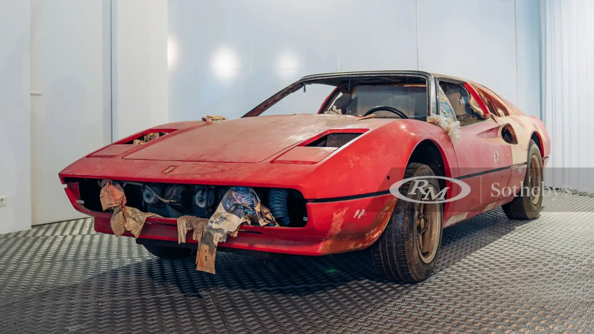 Ржавый Ferrari, найденный в сарае во Франции, оценили в 6 миллионов рублей