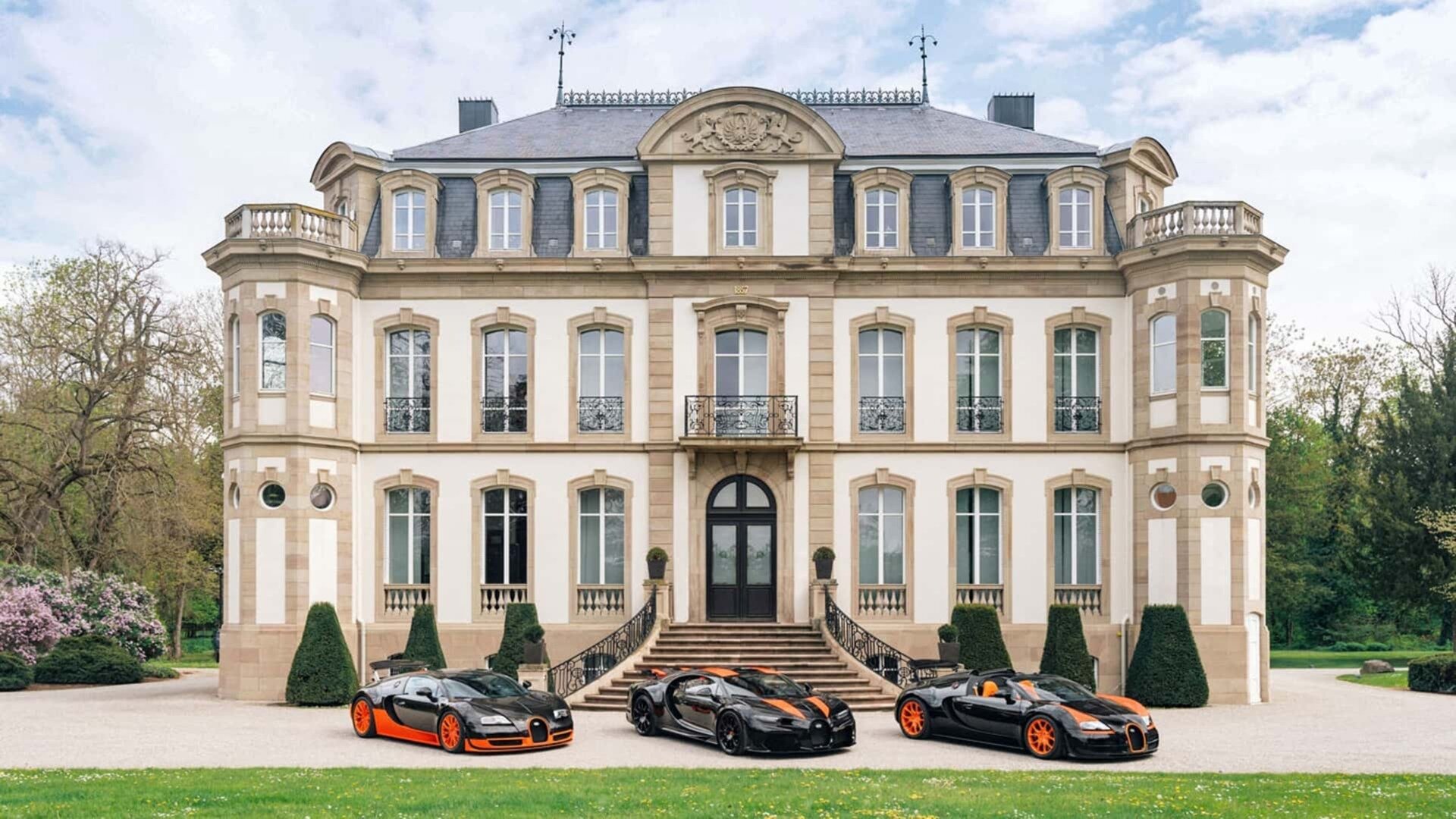 Клиент Bugatti показал коллекцию из трёх рекордных гиперкаров