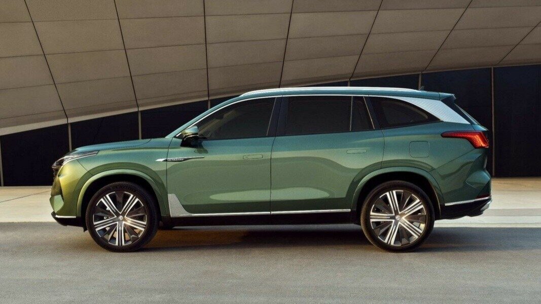 У Москвича появится кроссовер М90 на базе MG RX9 с семиместным салоном и полным приводом