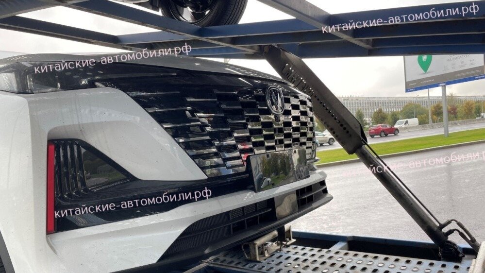 Новые кроссоверы Changan дешевле 1,4 миллиона рублей привезли в Россию