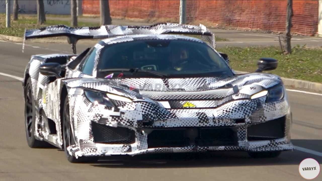 На видео попал преемник гиперкара Ferrari LaFerrari с огромным антикрылом