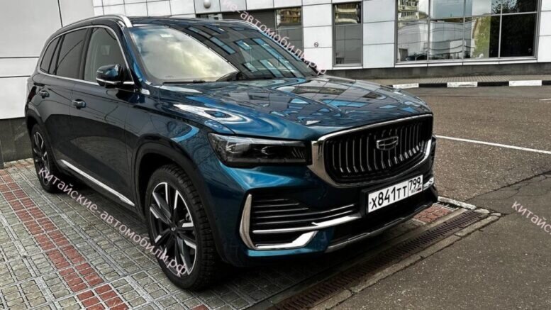 Большой китайский кроссовер Geely Monjaro заметили в Москве