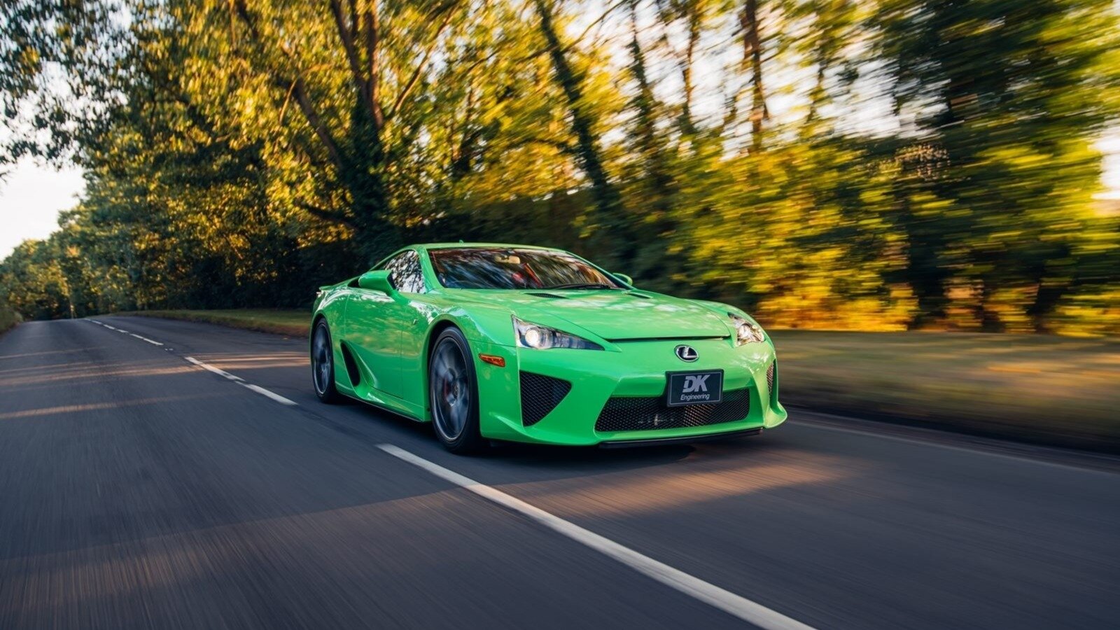Lexus LFA в редком зелёном цвете выставили на продажу