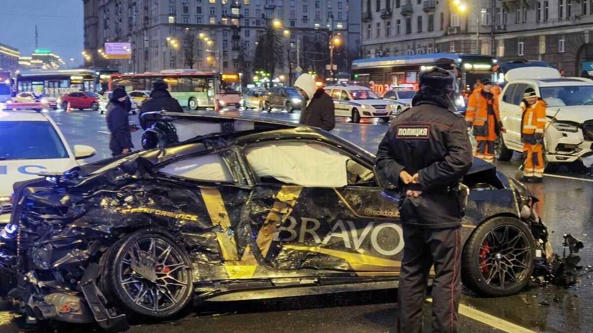 Автомобили лихачей, которые за месяц собирают штрафов на 150 тысяч рублей, предложили помещать под «домашний арест»