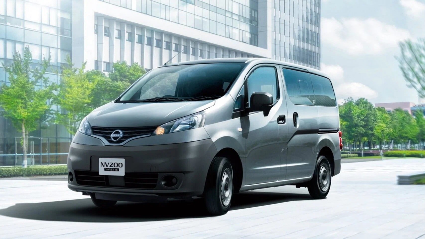 Минивэн Nissan NV200 получил версию с двуспальной кроватью