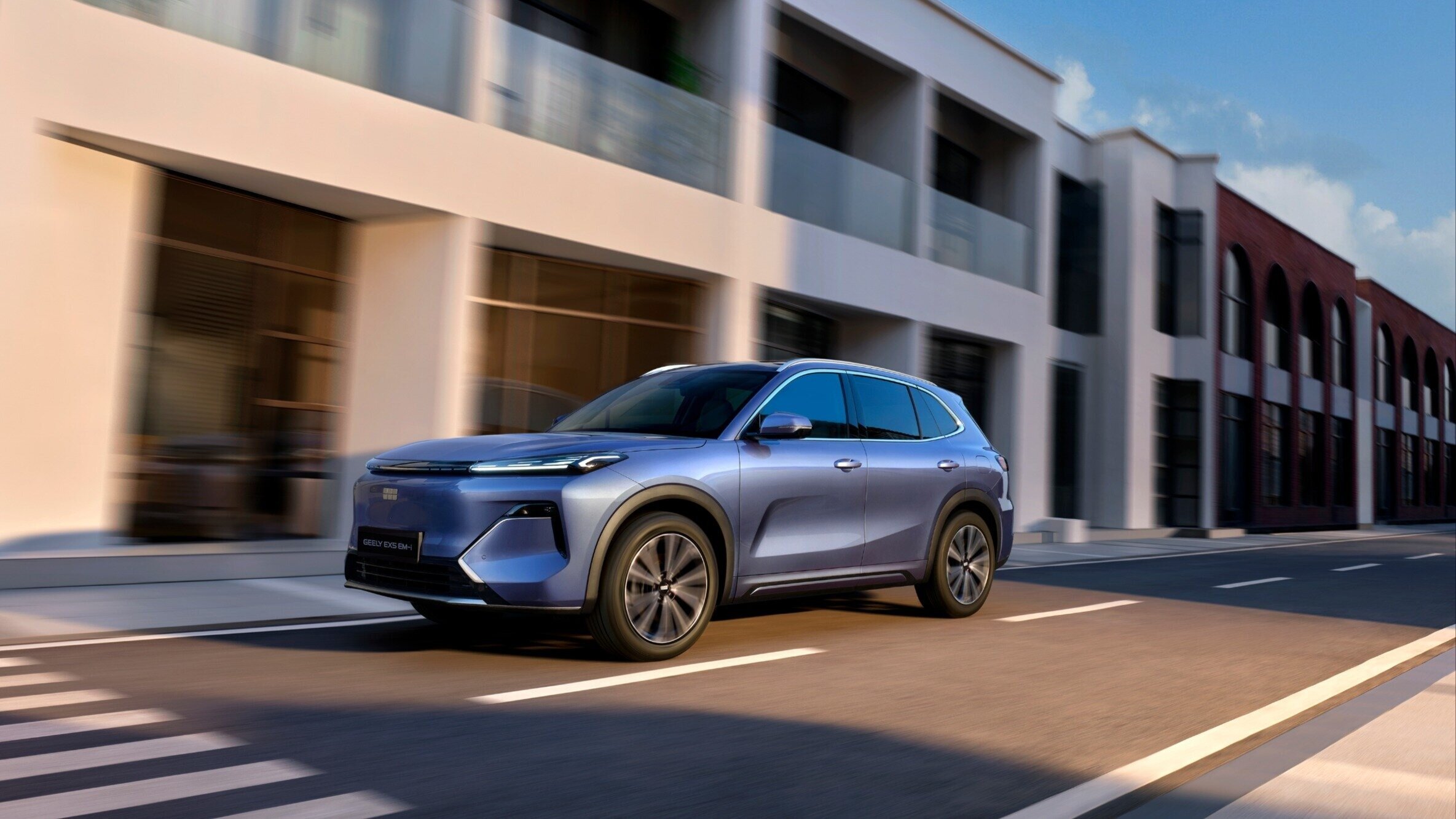 170 километров на электричестве: для Geely EX5 EM-i готовят новую версию в России