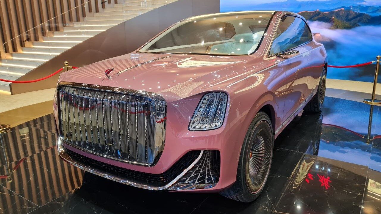 Марка Hongqi показала роскошный кроссовер без руля и с дверями как в Rolls-Royce