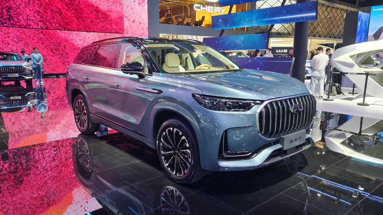 Chery показала флагманский кроссовер Tiggo 9 в семиместной гибридной версии