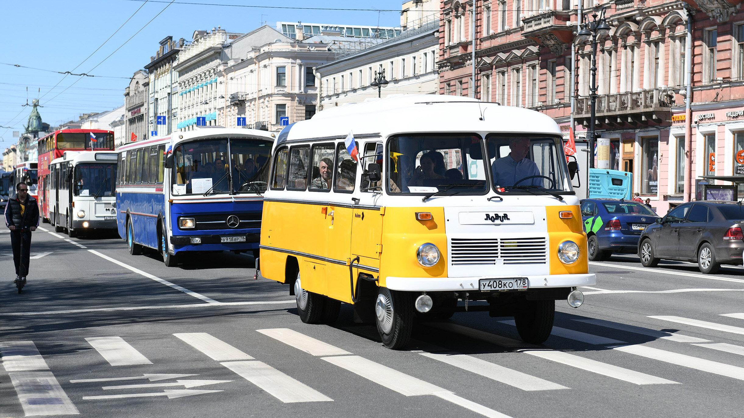 Самые сочные экспонаты парада ретротранспорта в Санкт-Петербурге. Фотопост