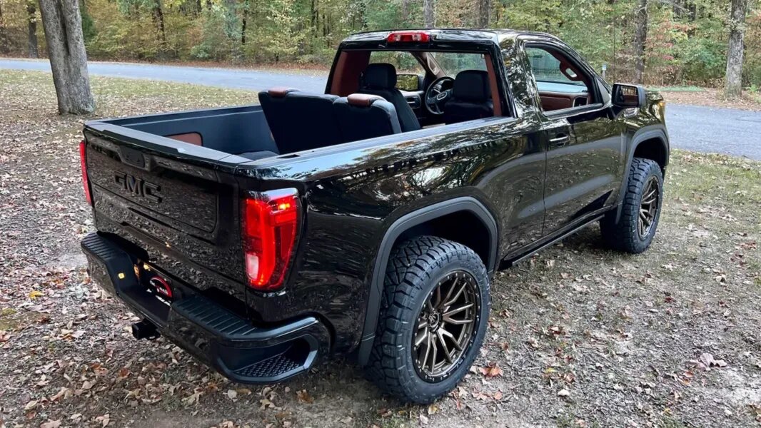 Пикап GMC Sierra переделали во внедорожный кабриолет