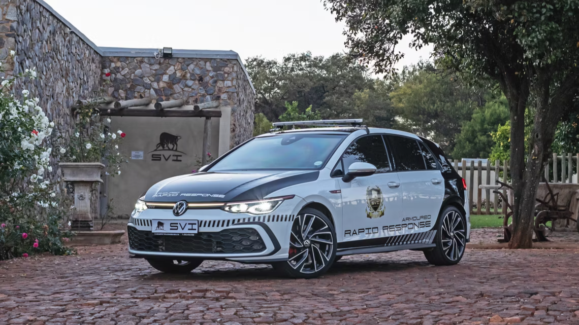 Хот-хэтч VW Golf GTI превратили в броневик с защитой от обстрела из автомата Калашникова